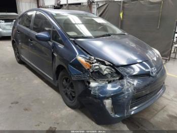 Salvage Toyota Prius