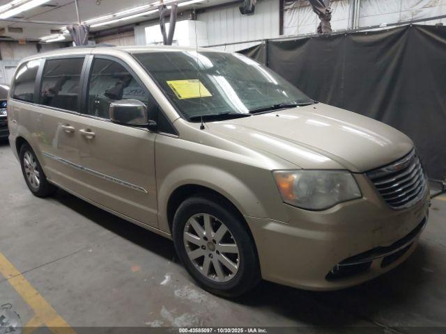  Salvage Chrysler Town & Country