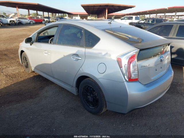 Toyota Prius Two Image 6