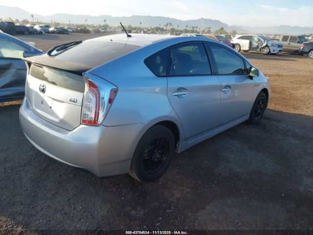 Toyota Prius Two Image 16