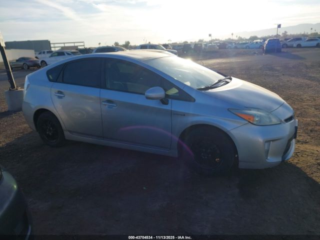 Toyota Prius Two Image 5