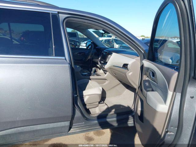 Chevrolet Traverse Fwd Lt Cloth Image 3