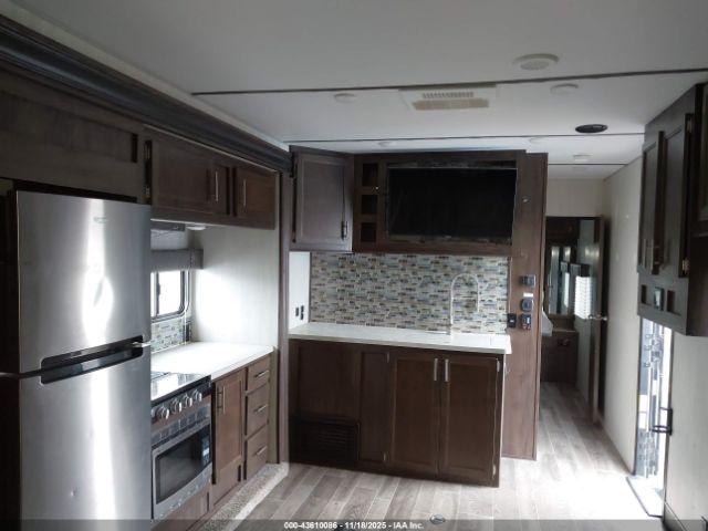 Forest River Cherokee Wolf Pack 1 Image 4