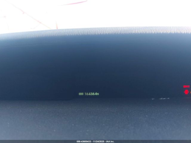 Toyota Prius Two Image 16