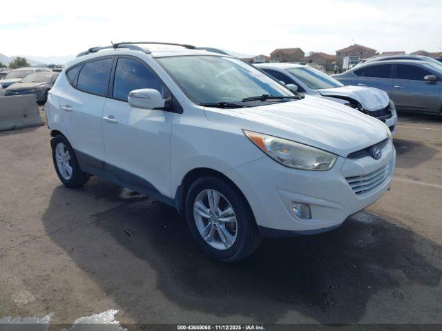  Salvage Hyundai TUCSON