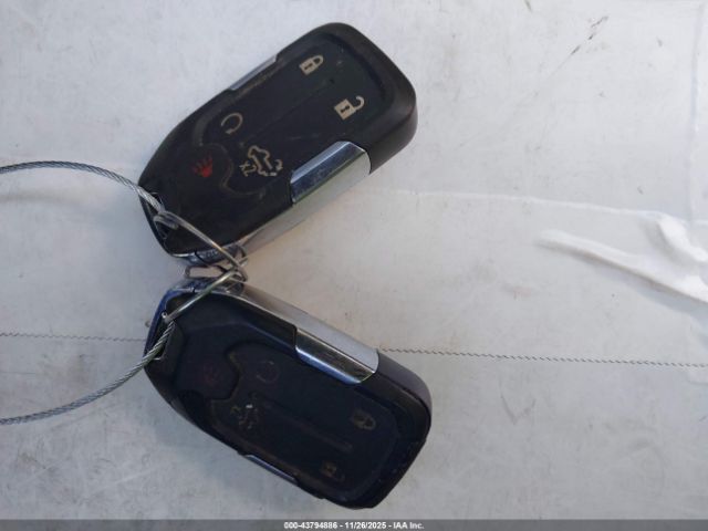 GMC Sierra 1500 4wd  Short Box Elevation Image 2