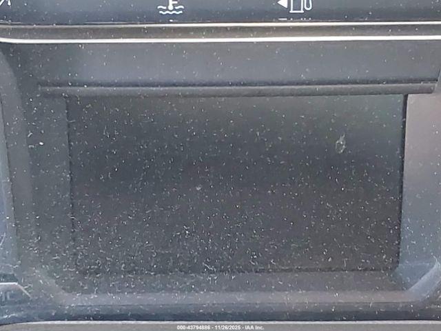 GMC Sierra 1500 4wd  Short Box Elevation Image 16