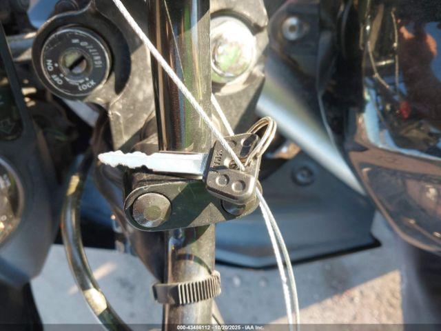 Yamaha Fzs10 Image 8