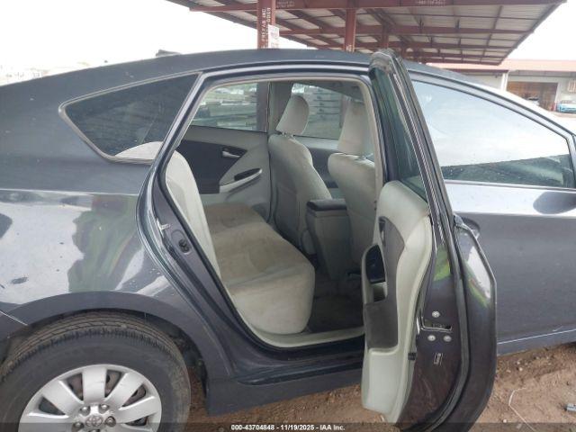 Toyota Prius Image 2