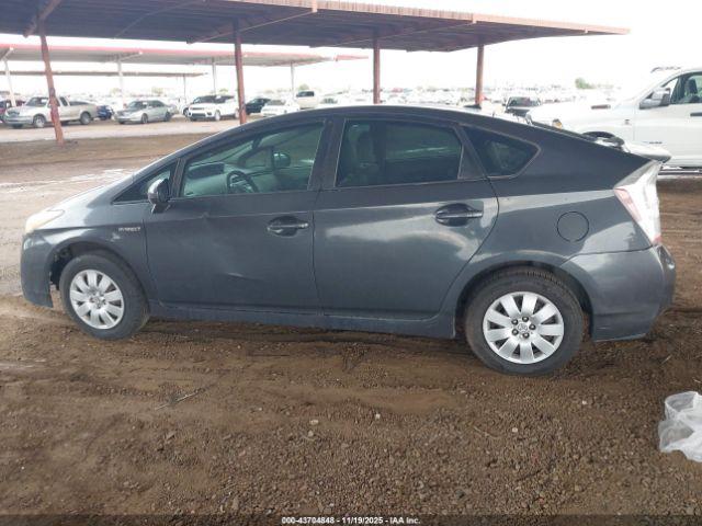 Toyota Prius Image 8