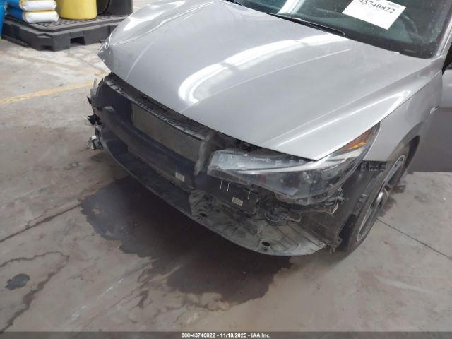 Hyundai ELANTRA N Line Image 12