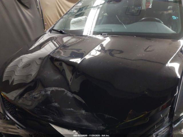 Chrysler Pacifica Limited Image 12