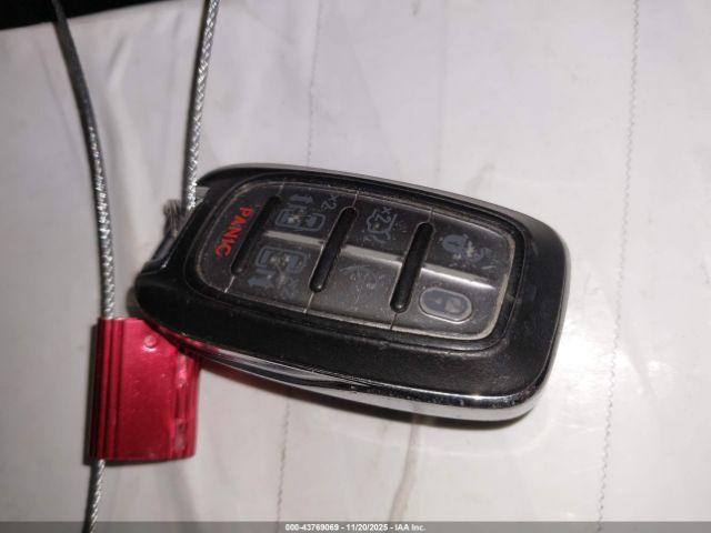 Chrysler Pacifica Limited Image 13