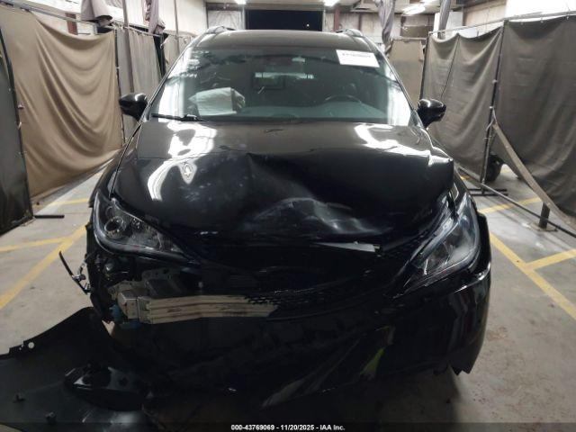 Chrysler Pacifica Limited Image 6