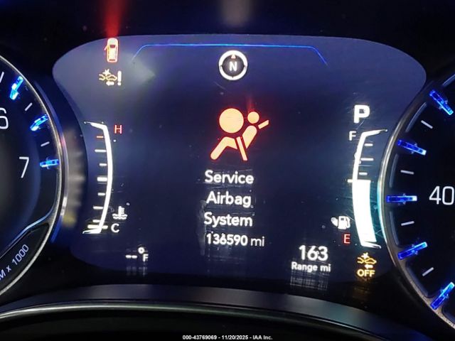 Chrysler Pacifica Limited Image 2