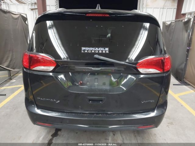 Chrysler Pacifica Limited Image 5