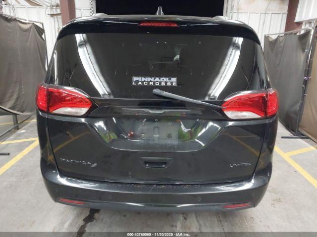 Chrysler Pacifica Limited Image 5