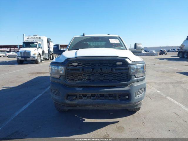 Ram 3500 Tradesman  4x4 8' Box Image 9
