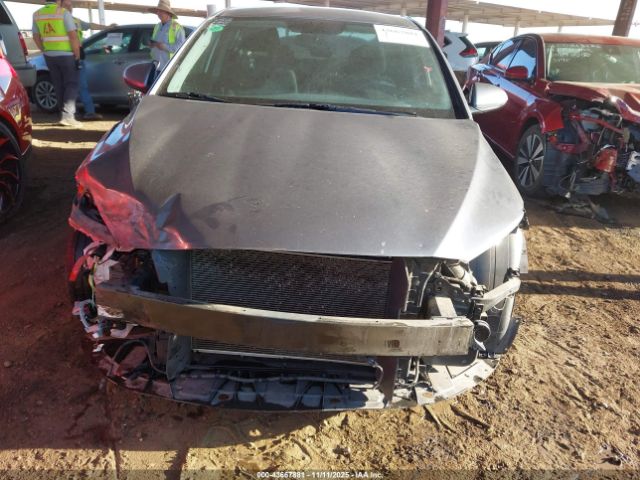 Hyundai ELANTRA Sel Image 2