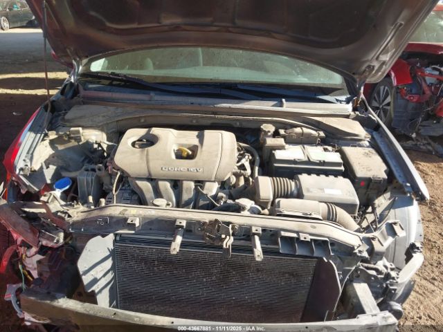 Hyundai ELANTRA Sel Image 4