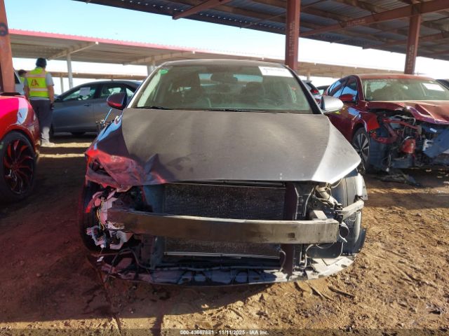 Hyundai ELANTRA Sel Image 6