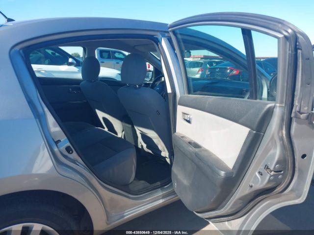 Nissan Sentra 2.0s Image 9