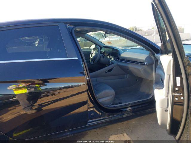 Hyundai ELANTRA Sel Image 3