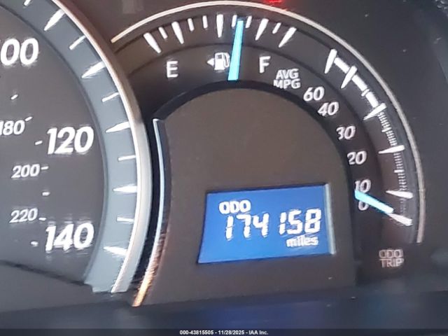 Toyota Camry Le Image 17