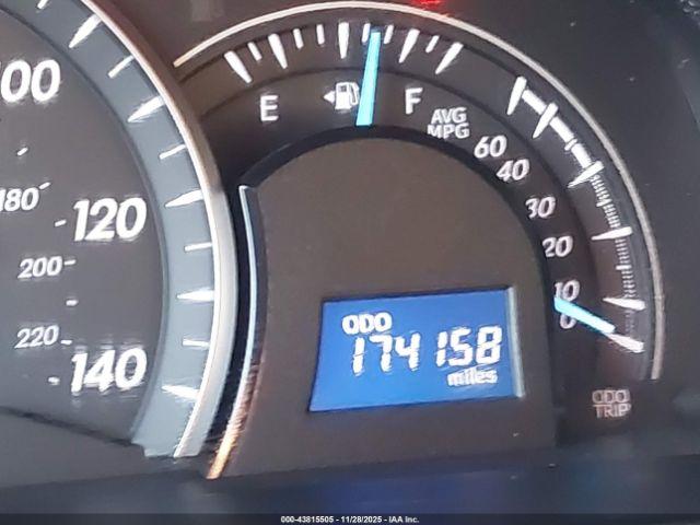 Toyota Camry Le Image 17