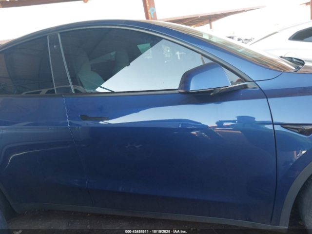 Tesla Model Y Long Range Dual Motor All-wheel Drive Image 13