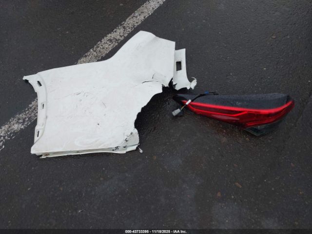 Toyota Highlander L Image 2