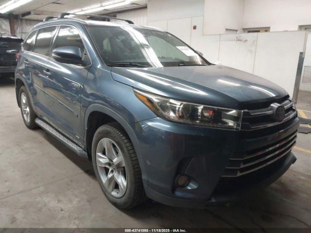  Salvage Toyota Highlander