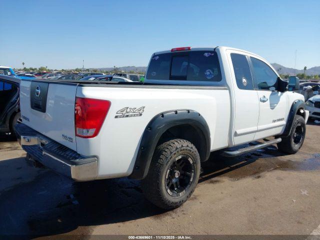 Nissan Titan Se Image 7