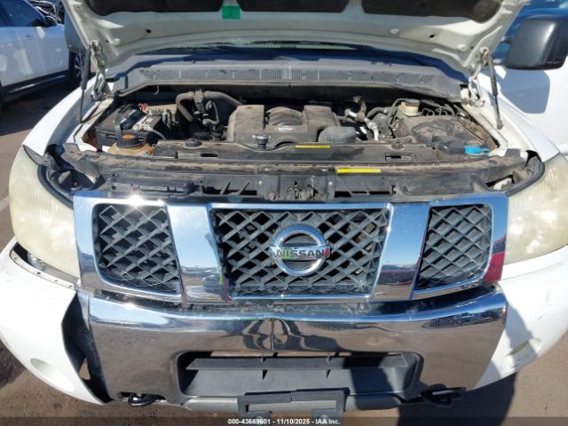 Nissan Titan Se Image 13