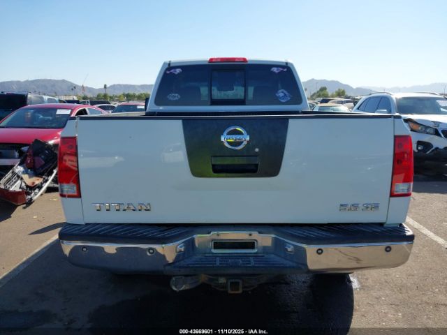 Nissan Titan Se Image 16
