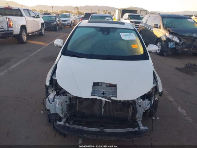 Toyota Prius Four Image 6