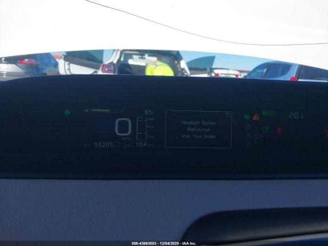 Toyota Prius Four Image 4