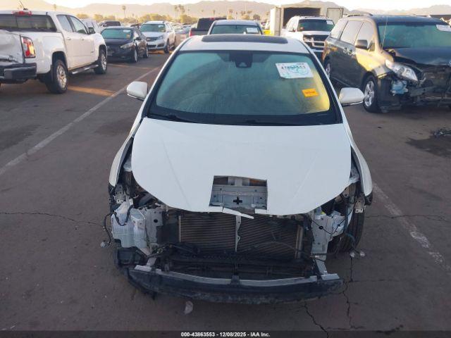 Toyota Prius Four Image 17