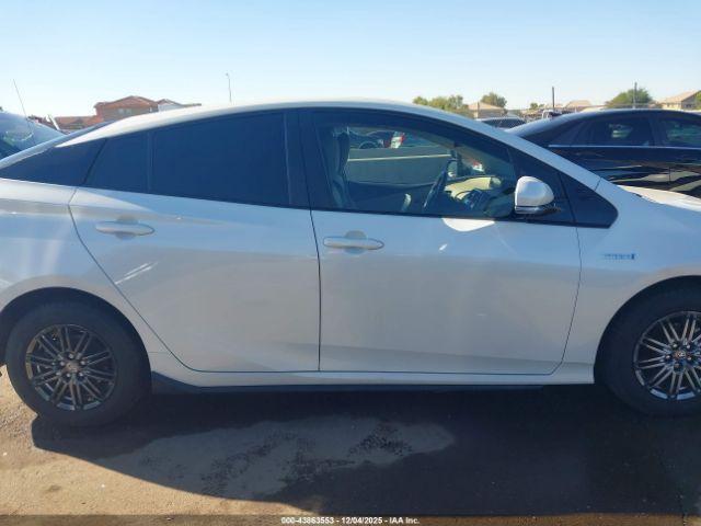 Toyota Prius Four Image 16