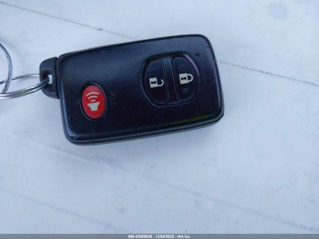 Toyota Prius Iii Image 9