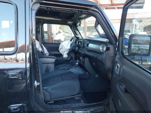 Jeep Wrangler Rubicon 4x4 Image 4