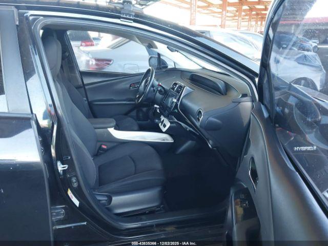 Toyota Prius Three Image 13