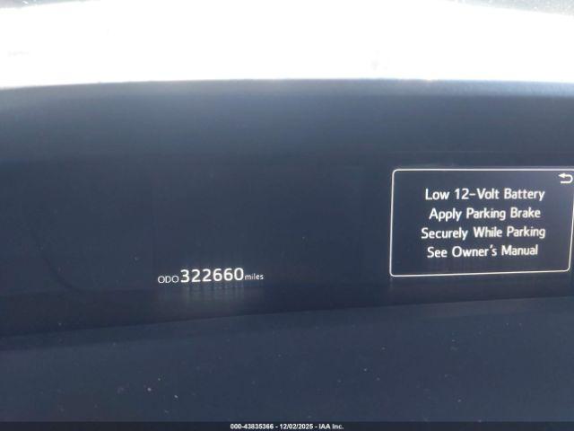 Toyota Prius Three Image 5