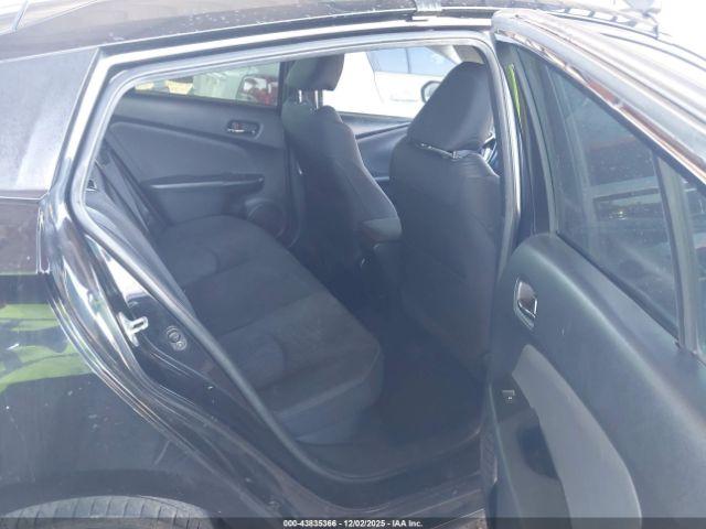 Toyota Prius Three Image 8