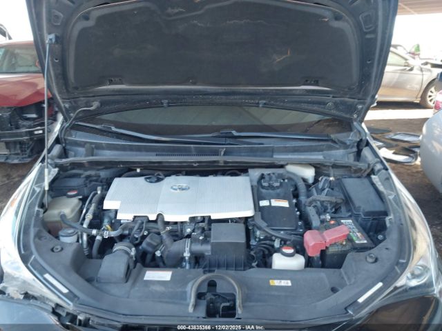 Toyota Prius Three Image 7