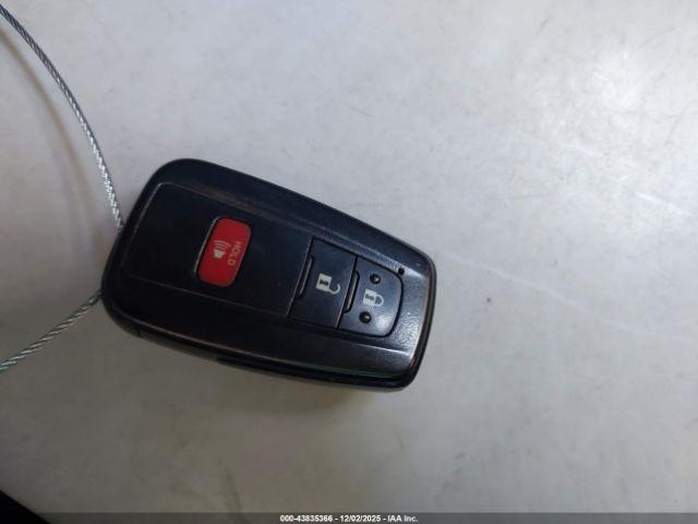 Toyota Prius Three Image 10