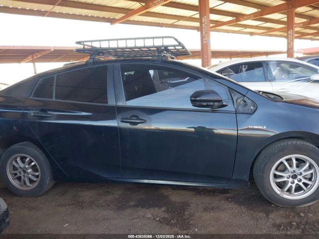 Toyota Prius Three Image 14