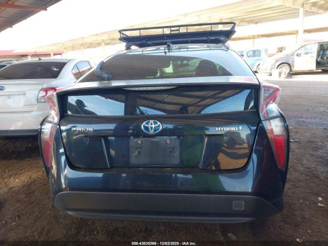 Toyota Prius Three Image 15