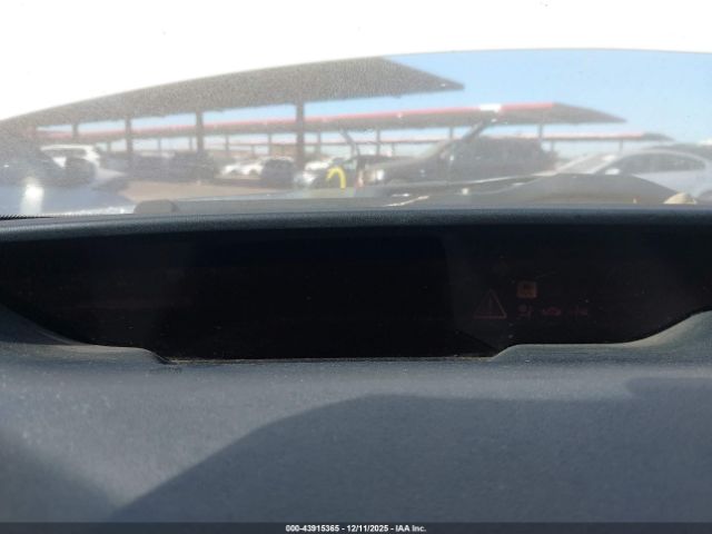 Toyota Prius Image 11