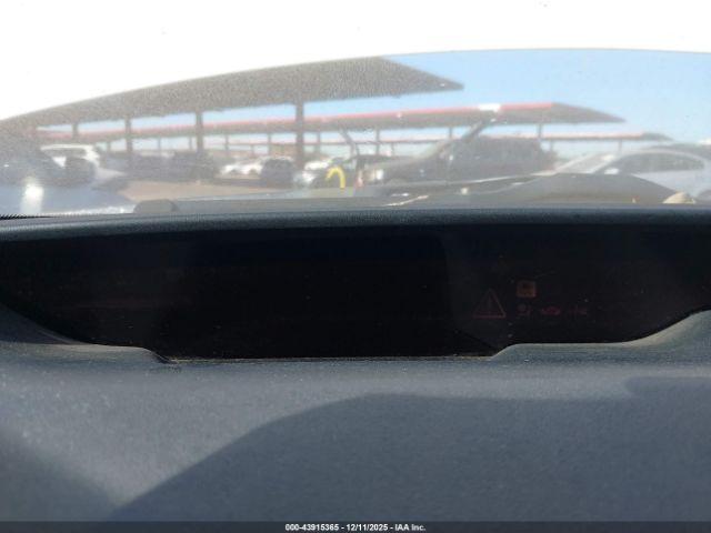 Toyota Prius Image 11